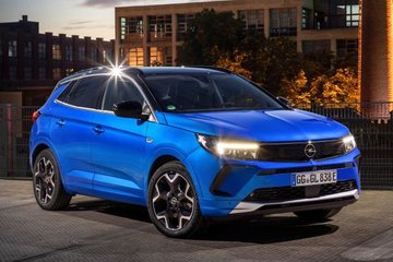 Grandland Hybrid 4 | 2021 - 2025